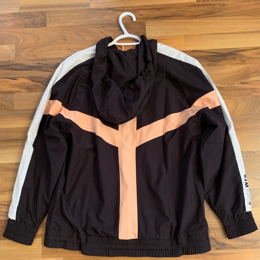 ✨Host Pick✨White Fox Sarah’s Day Premium Windbreaker Black - Picture 5 of 10